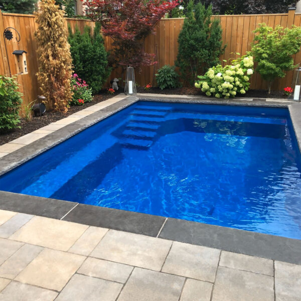 Elora<br>(18' x 12'6" x 5')